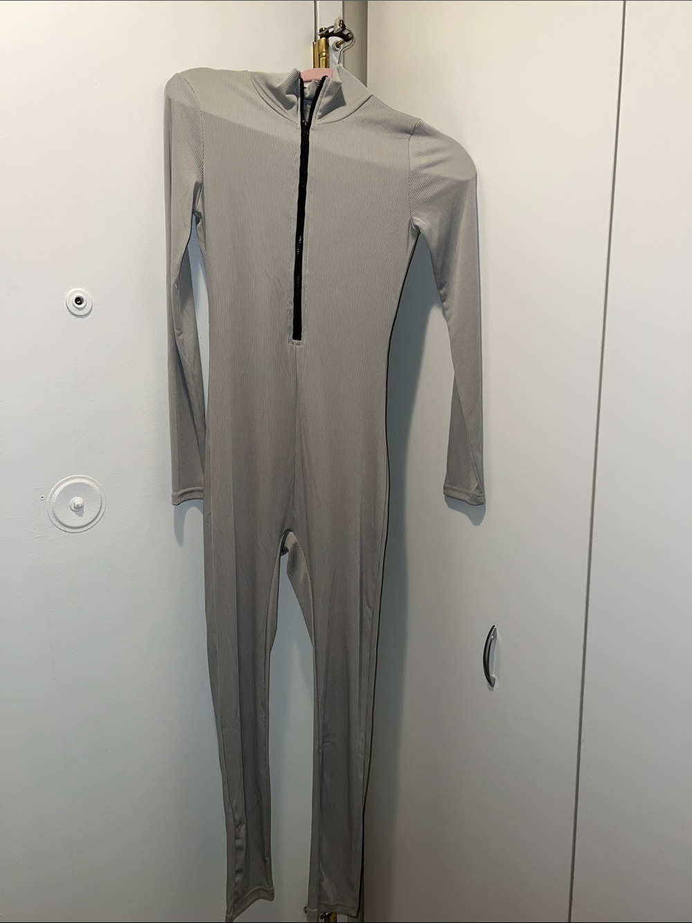 Woman’s Gray Long-Sleeve One-Piece Zipper Suit
